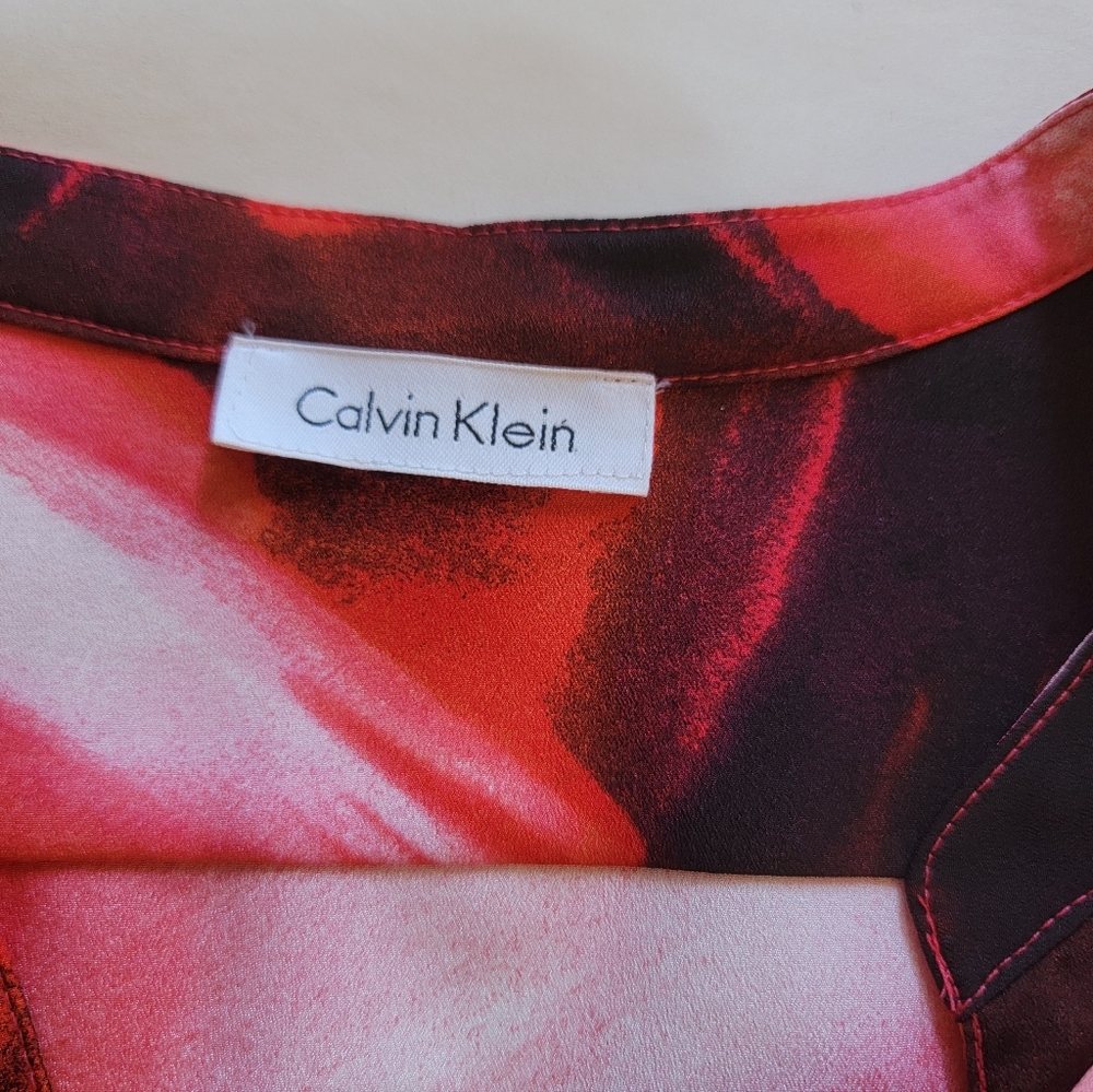 Calvin Klein Abstract Red, White, and Black Women's Top - Picture 2 of 13